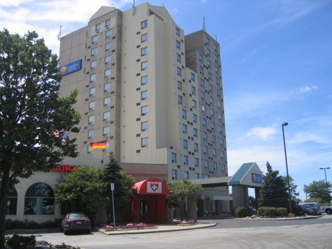 Relax_Inn_Hotel_Toronto_3